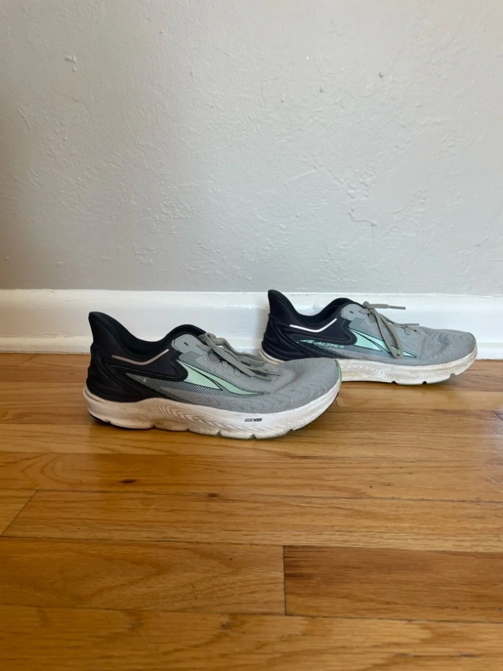 Altra Torin 6 Gray and Teal Women's Wide Toe Box Running Shoes